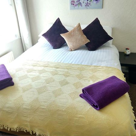 Rowe Gardens - Self Catering - Guesthouse Style - Comfortable Twin Or Double Rooms - Quiet Residential Area Workington Luaran gambar