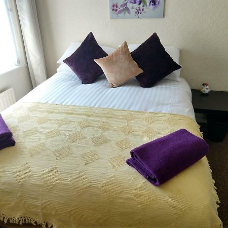 Rowe Gardens - Self Catering - Guesthouse Style - Comfortable Twin Or Double Rooms - Quiet Residential Area Workington Luaran gambar
