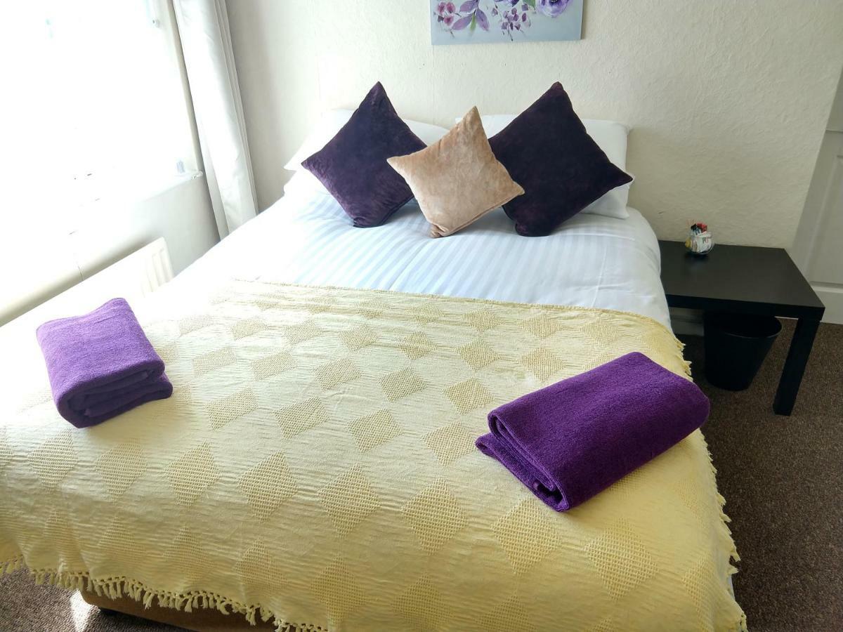 Rowe Gardens - Self Catering - Guesthouse Style - Comfortable Twin Or Double Rooms - Quiet Residential Area Workington Luaran gambar