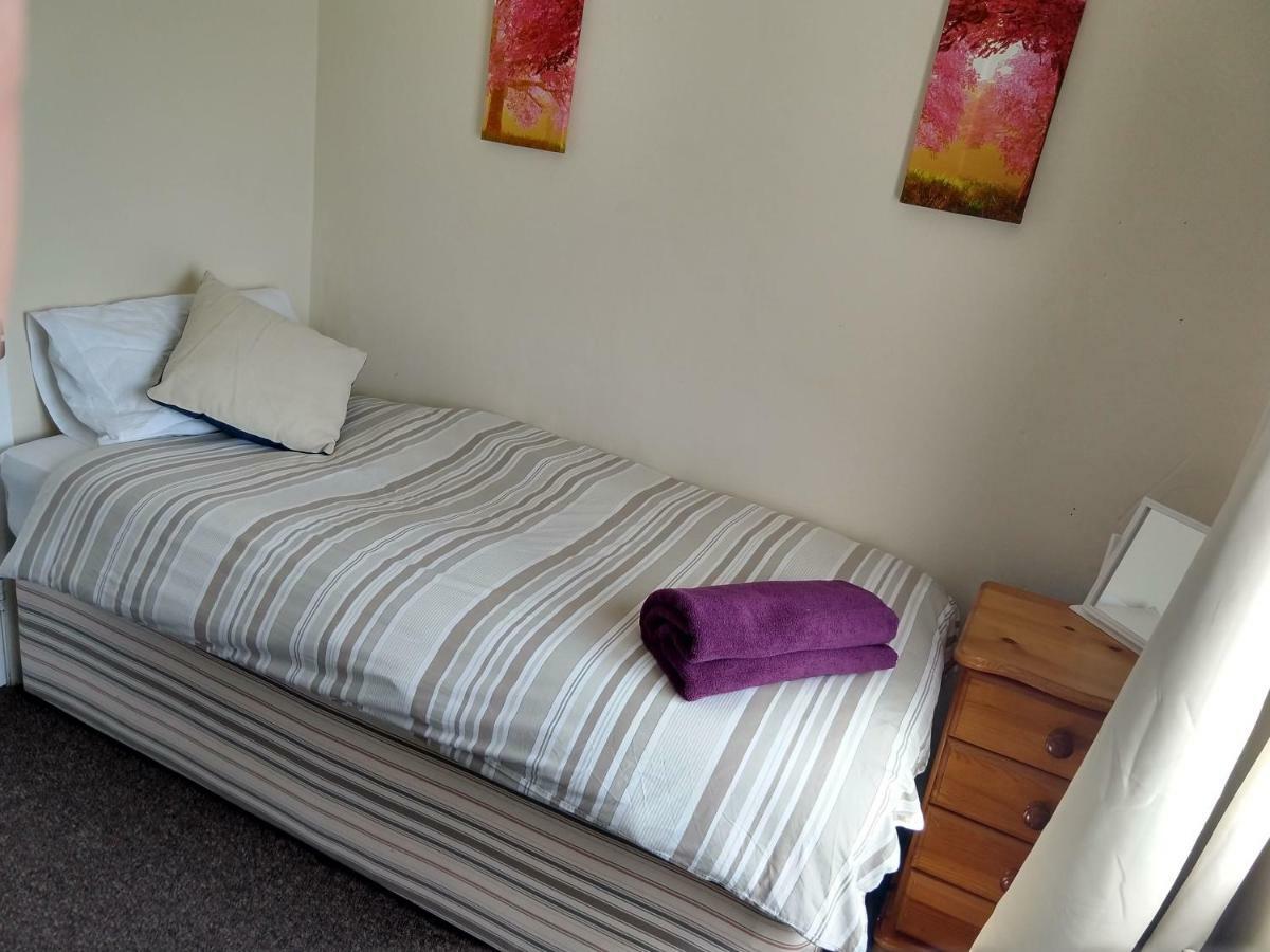 Rowe Gardens - Self Catering - Guesthouse Style - Comfortable Twin Or Double Rooms - Quiet Residential Area Workington Luaran gambar